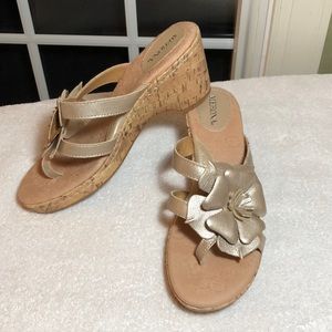 NEW Merona gold Leather wedge sandals